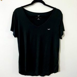 Hollister Black V-neck loose fit t-shirt (size Large)
